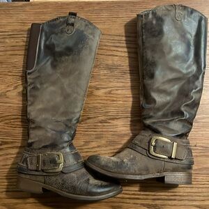 Brown distressed look boots